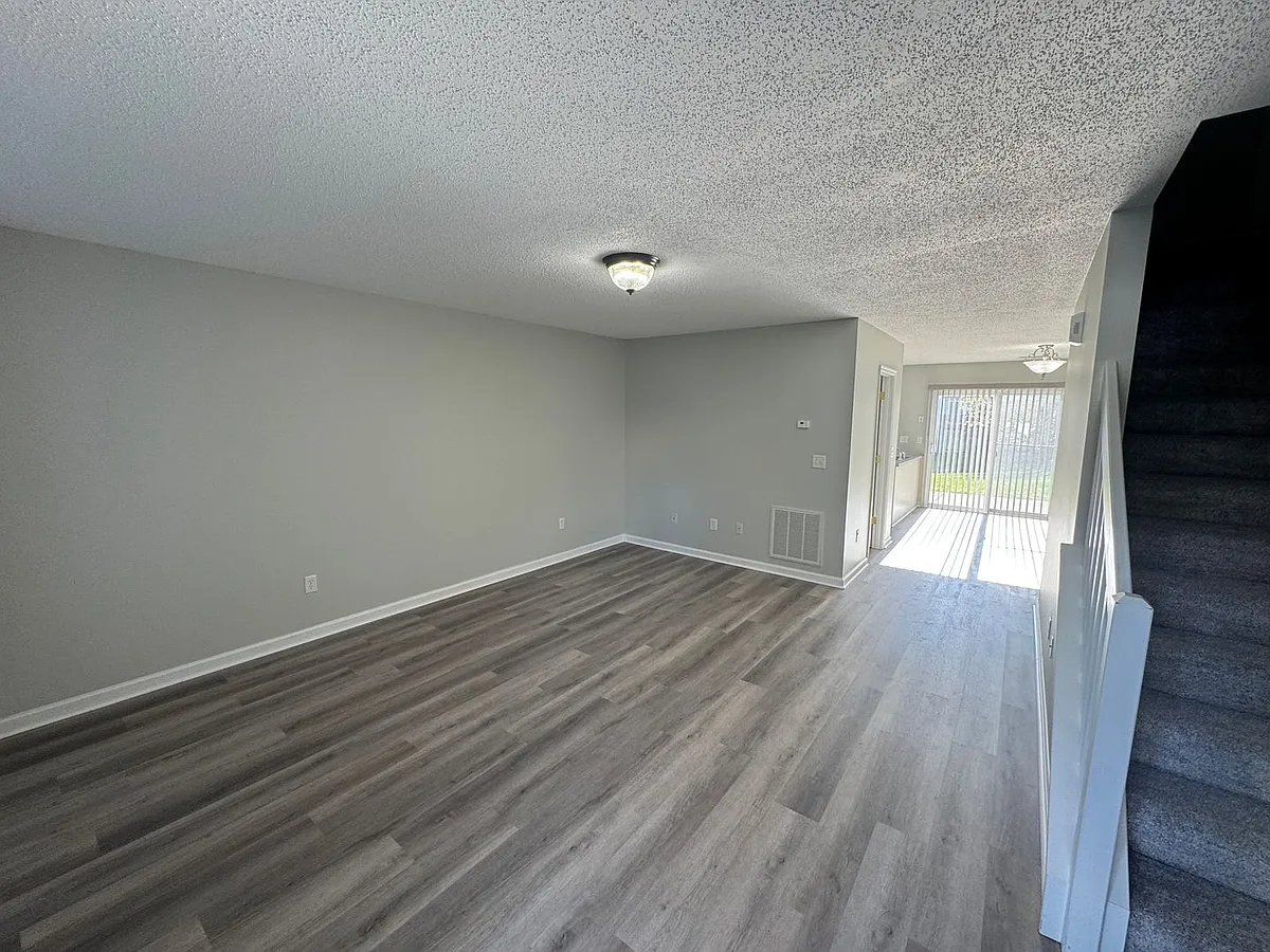 Building Photo - 2405 King Arthurs Ct