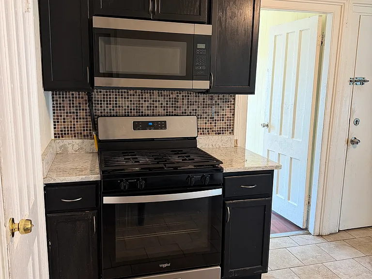 961 Hancock Ave — Photo 7