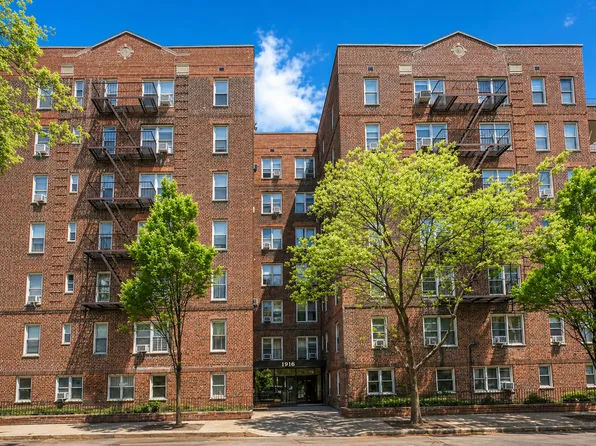 1916 Avenue K image 1 of 14