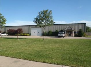 735 Kacena Rd #A, Hiawatha, IA 52233