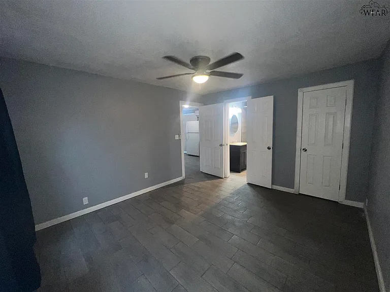 2142 Avenue F — Photo 5