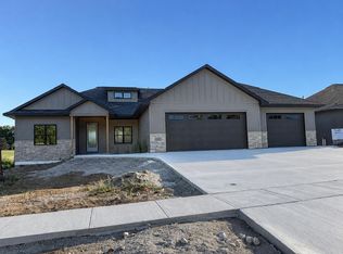 4933 Big Sky Pass, De Pere, WI 54115