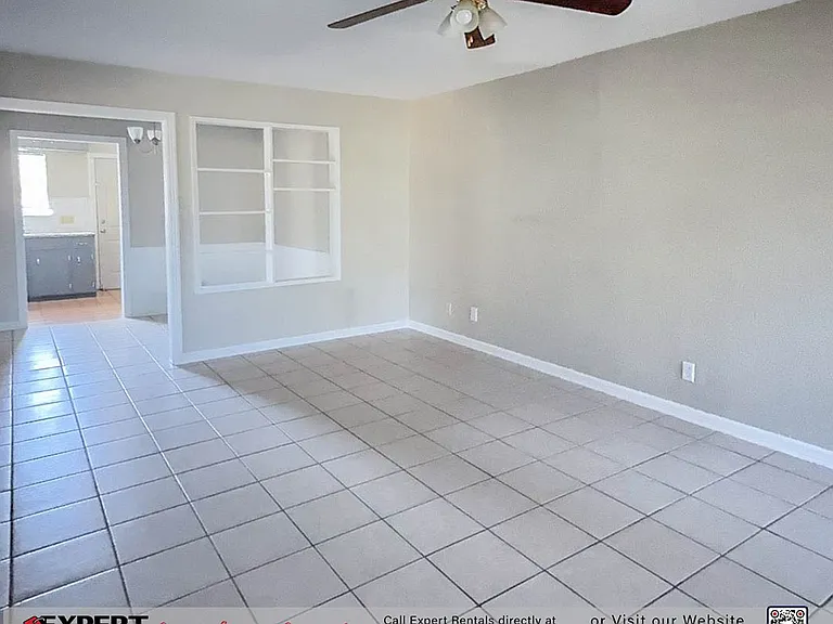 909 Wells St — Photo 6