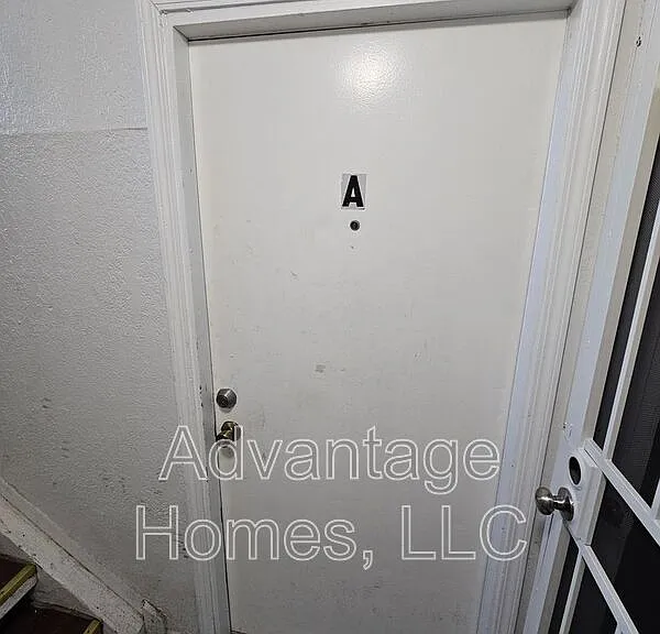 711 N 70th St #A — Photo 2