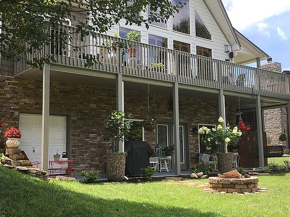 2nd image of 694 Ridge Circle Rd