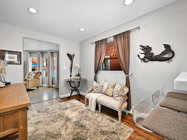 1405 W Bay Ave — Photo 11