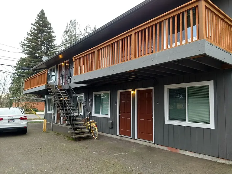 166 E Jackson St #4 — Photo 1