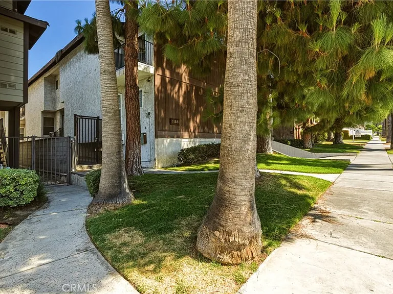 1155 Linden Ave #7 — Photo 14