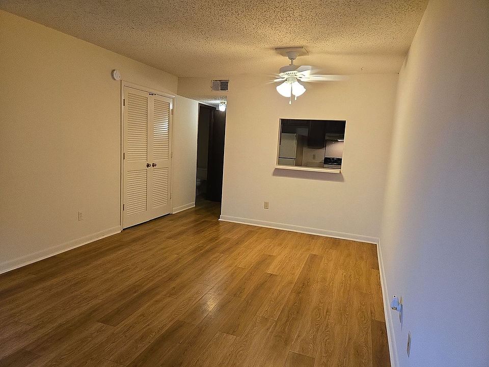 1st image of 315 Yelton Ct #0