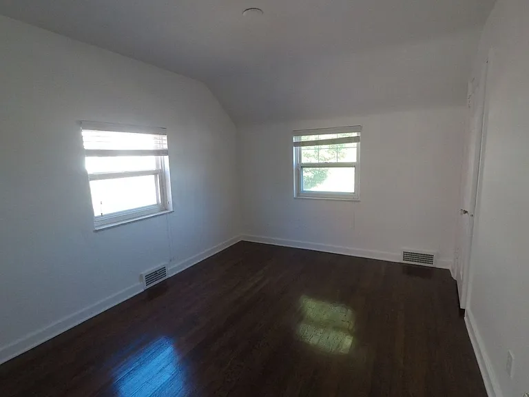 1744 Pioneer Ave — Photo 13