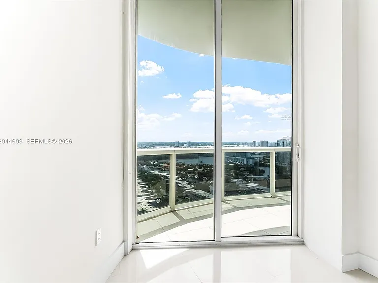 16001 Collins Ave #2605 — Photo 31
