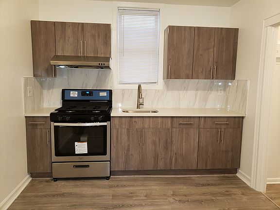 5th image of 9806 Metro Ave
