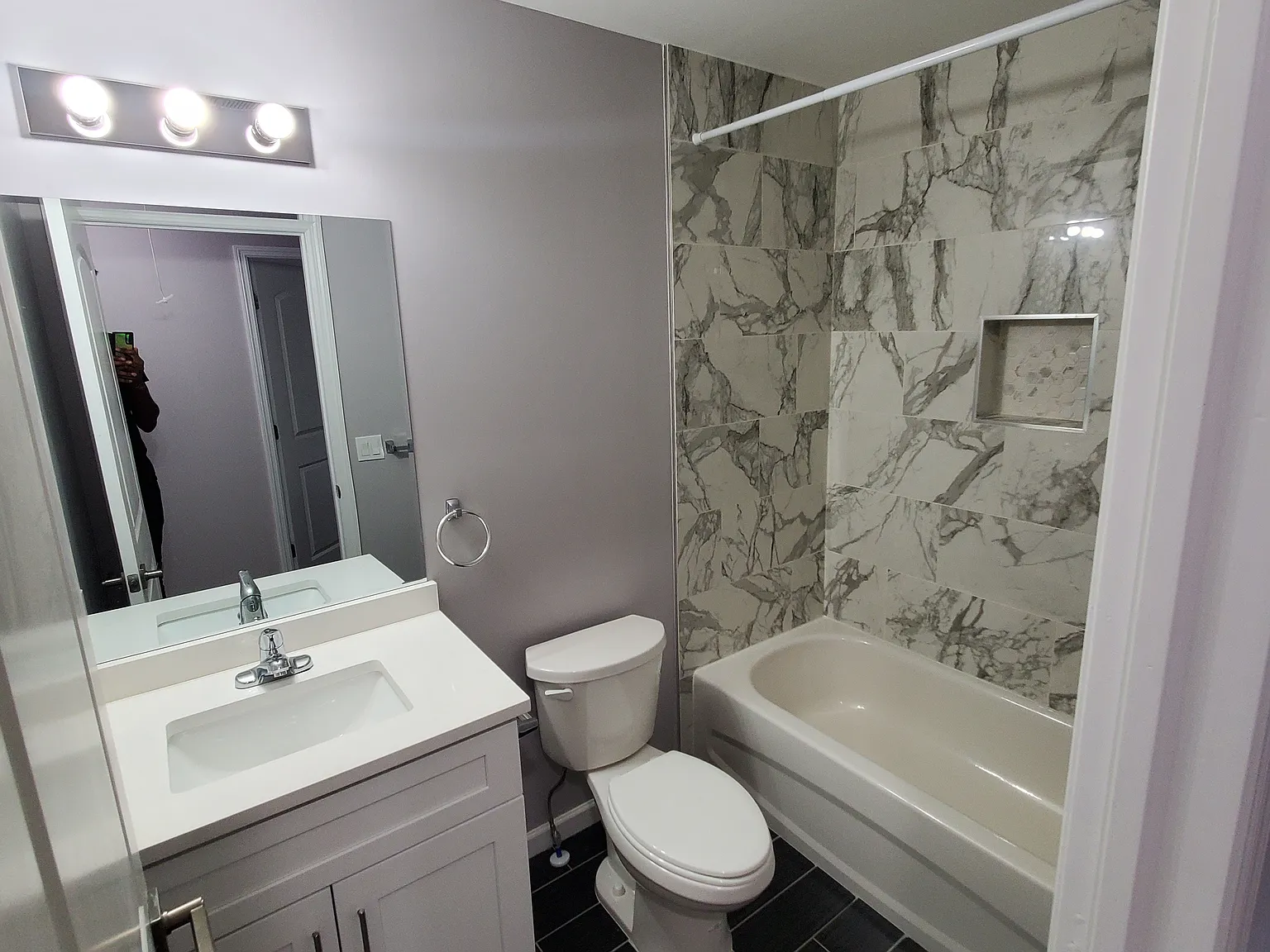 240 Lincoln Ave — Photo 2