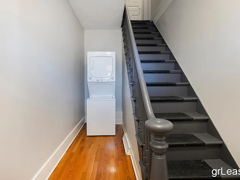 25 Seward Ave NW #2 — Photo 12
