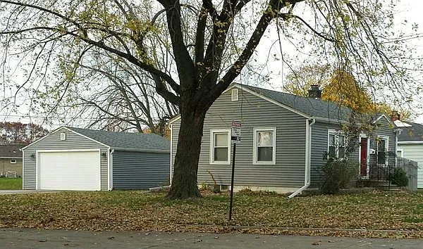 2456 33rd Ave photo 1