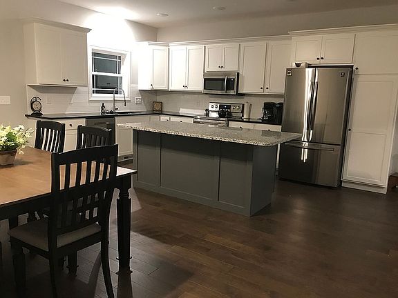 4th image of 35 Kensington Ct