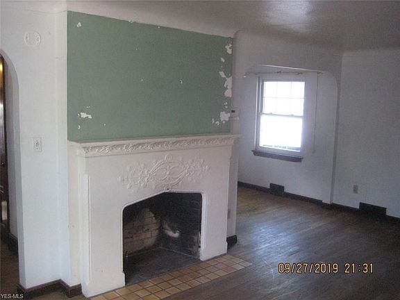 4th image of 17616 E Park Dr