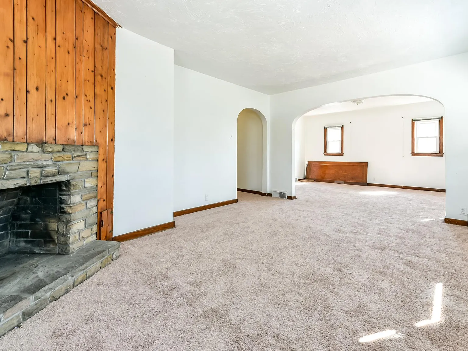 3 bed, 950 sqft, $1,495 — Photo 1