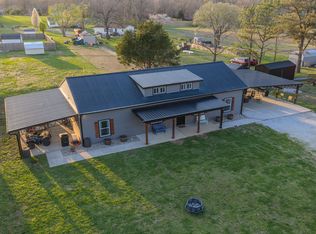 1413 Johnson St, Burns, TN 37029