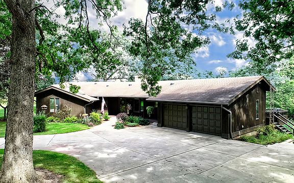 3rd image of 2N321 Saddlewood Dr