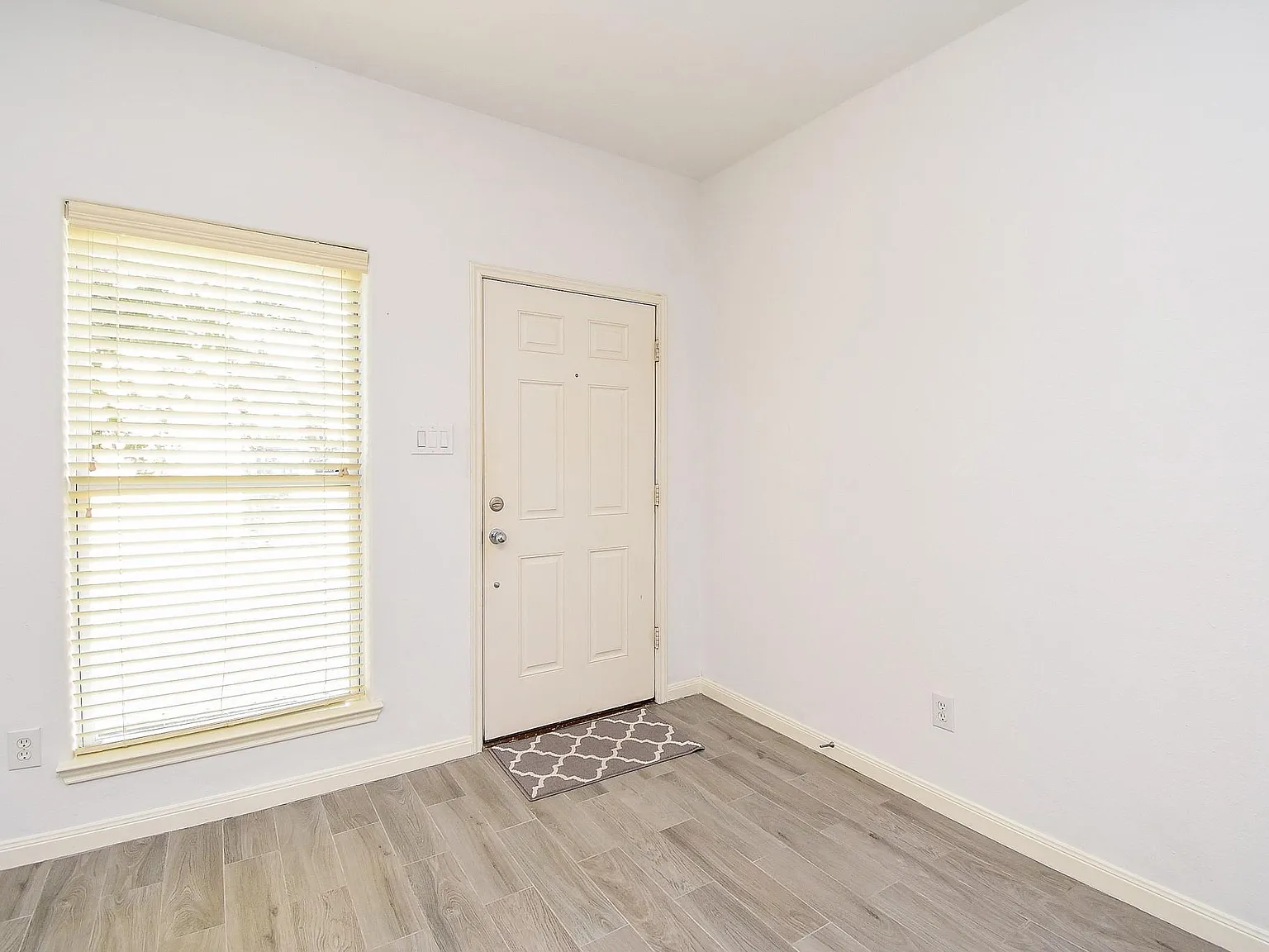2 bed, 2.5 bath, 1432 sqft, $1,850 — Photo 4