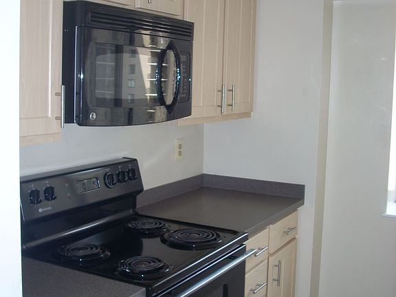 5th image of 900 N Stafford St APT 1018