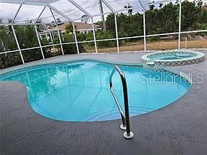 3 bed, 2.0 bath, 1834 sqft, $3,690 — Photo 3