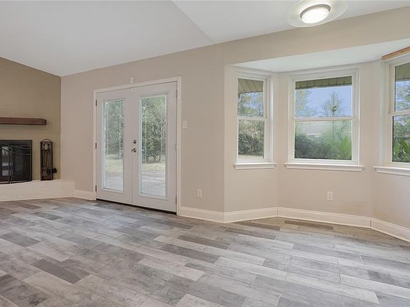 4th image of 113 Branchwood Dr