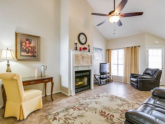 4th image of 2638 Sunset Dr