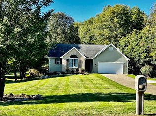 9815 Sunnywood Dr, Kalamazoo, MI 49009