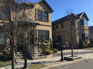 26 Dockside Ln, Staten Island, NY 10308