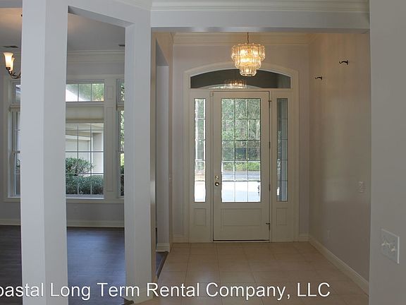 3rd image of 23 Mead Ln