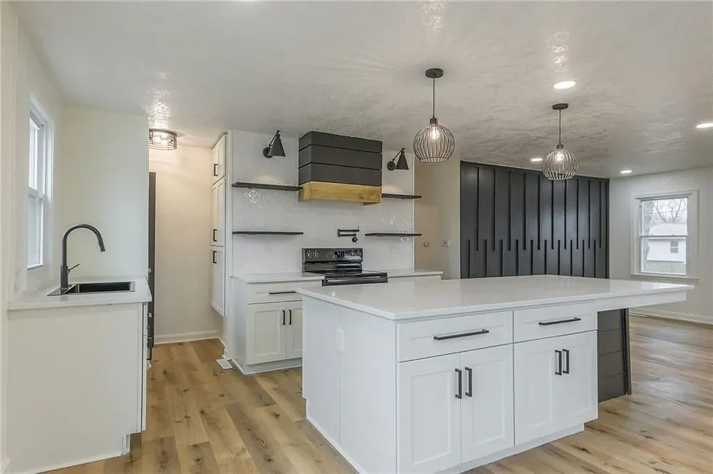 3 bed, 1560 sqft, $2,000 — Photo 2