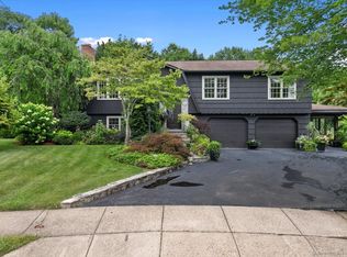 95 Wendy Rd, Milford, CT 06460