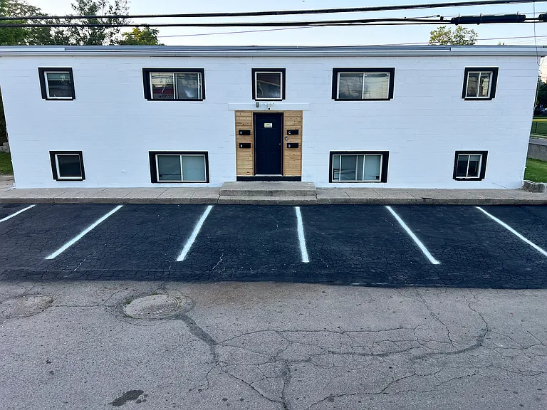 940 Shoemaker Ave #B — Photo 2