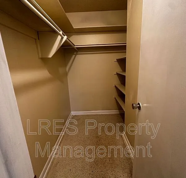 2719 Merrie Oaks Rd — Photo 6