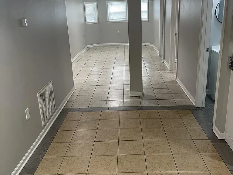 4233 W Potomac Ave — Photo 7