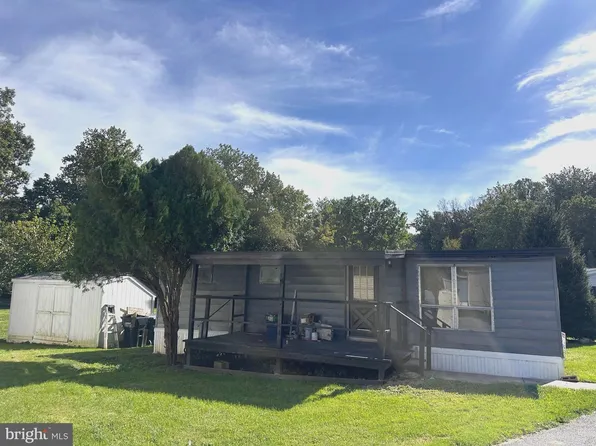 8 Oak Dr, Atglen, PA 19310