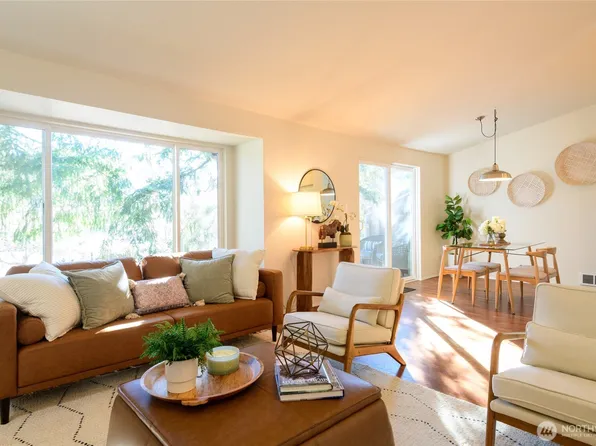 204 Mountain Park Boulevard SW #C302, Issaquah, WA 98027