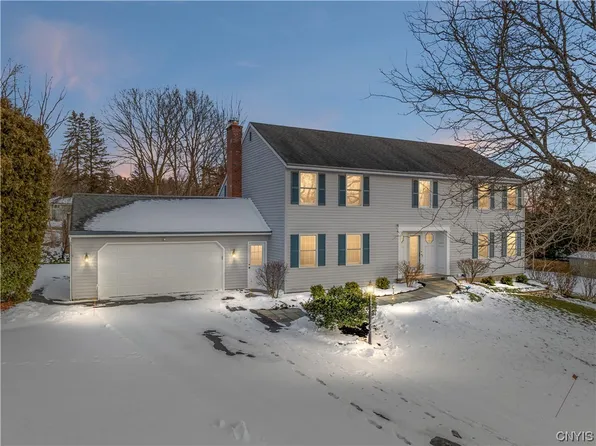 8200 Dycus Cir, Manlius, NY 13104