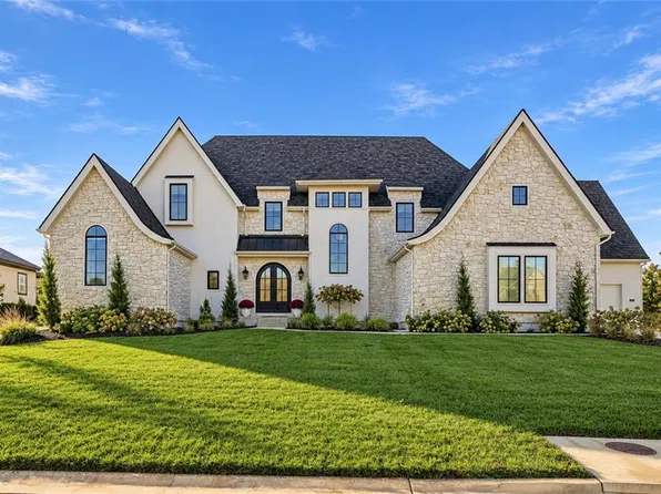 10611 W 173rd Ter, Overland Park, KS 66221