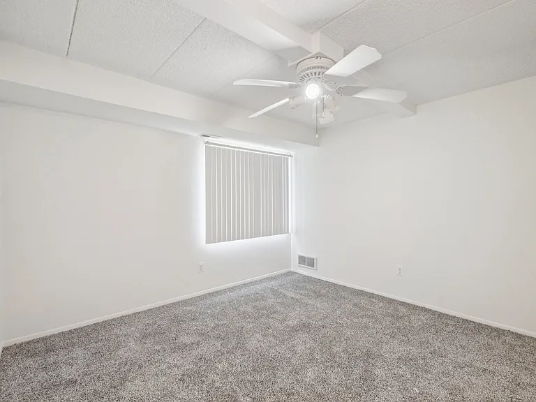 Riverside Village Apartments — Photo 92