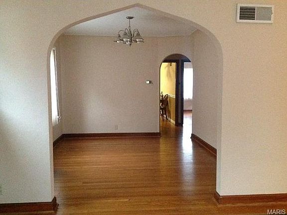5th image of 6408 Bancroft Ave