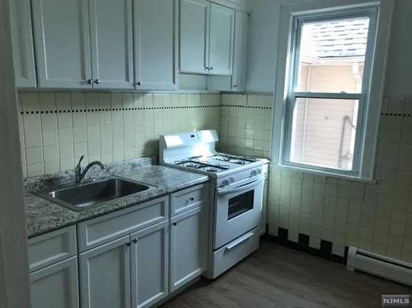 41 Ridgefield Ave APT 2F, Ridgefield Park, NJ 07660