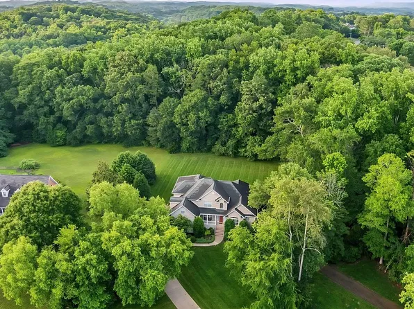 7813 Clara Chase Dr, Ooltewah, TN 37363