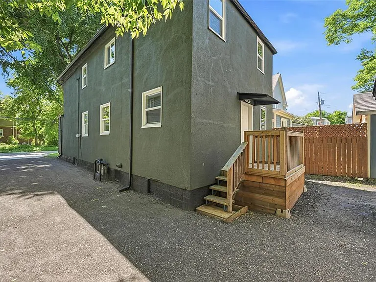 11 Luxton Ave #A — Photo 15