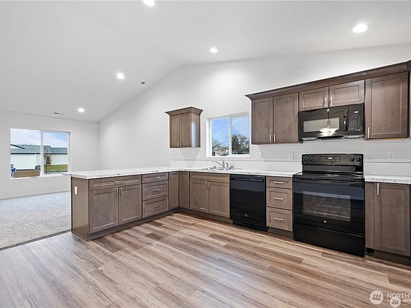 3rd image of 601 Blair Avenue