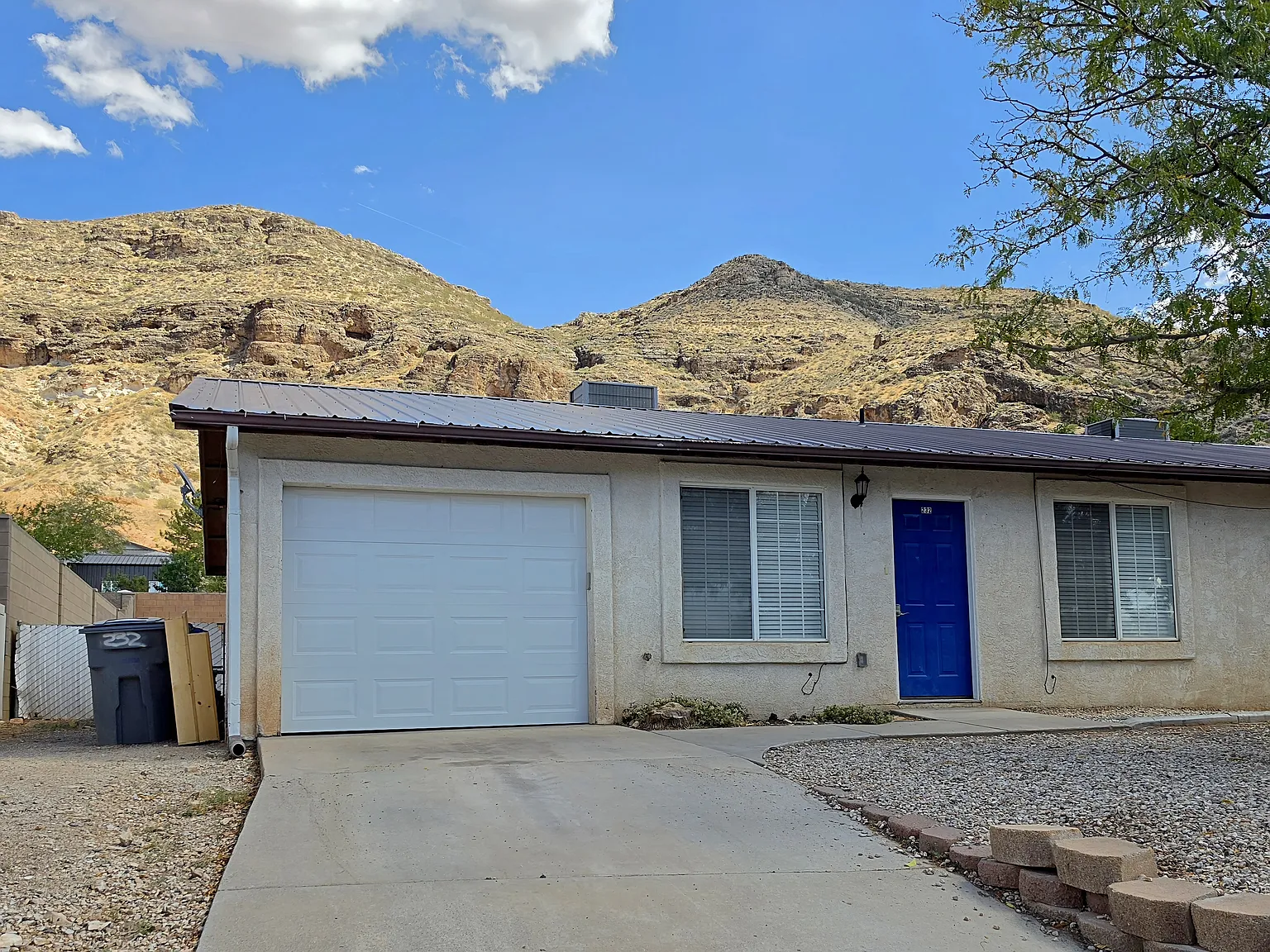 3 bed, 936 sqft, $1,400 — Photo 2