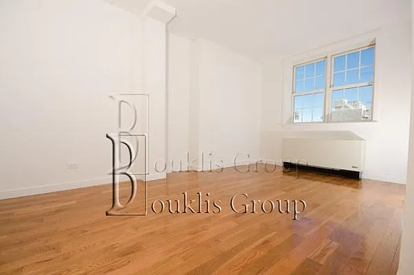 Rented by Bouklis Group | media 18