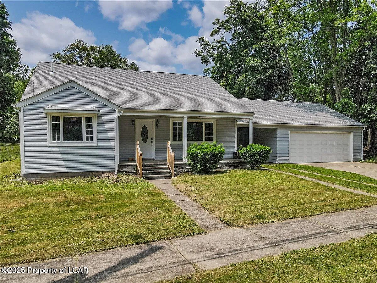 1041 Shoemaker Ave photo 1